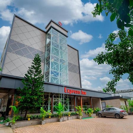 Freesia By Express Inn Pālghar Екстериор снимка