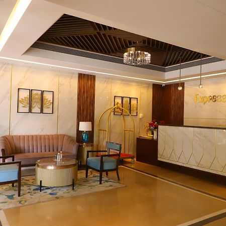 Freesia By Express Inn Pālghar Екстериор снимка