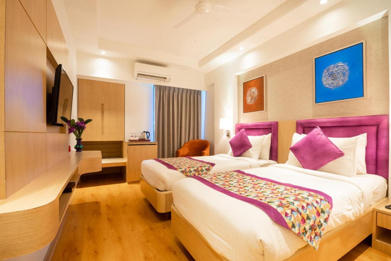 Freesia By Express Inn Pālghar Екстериор снимка