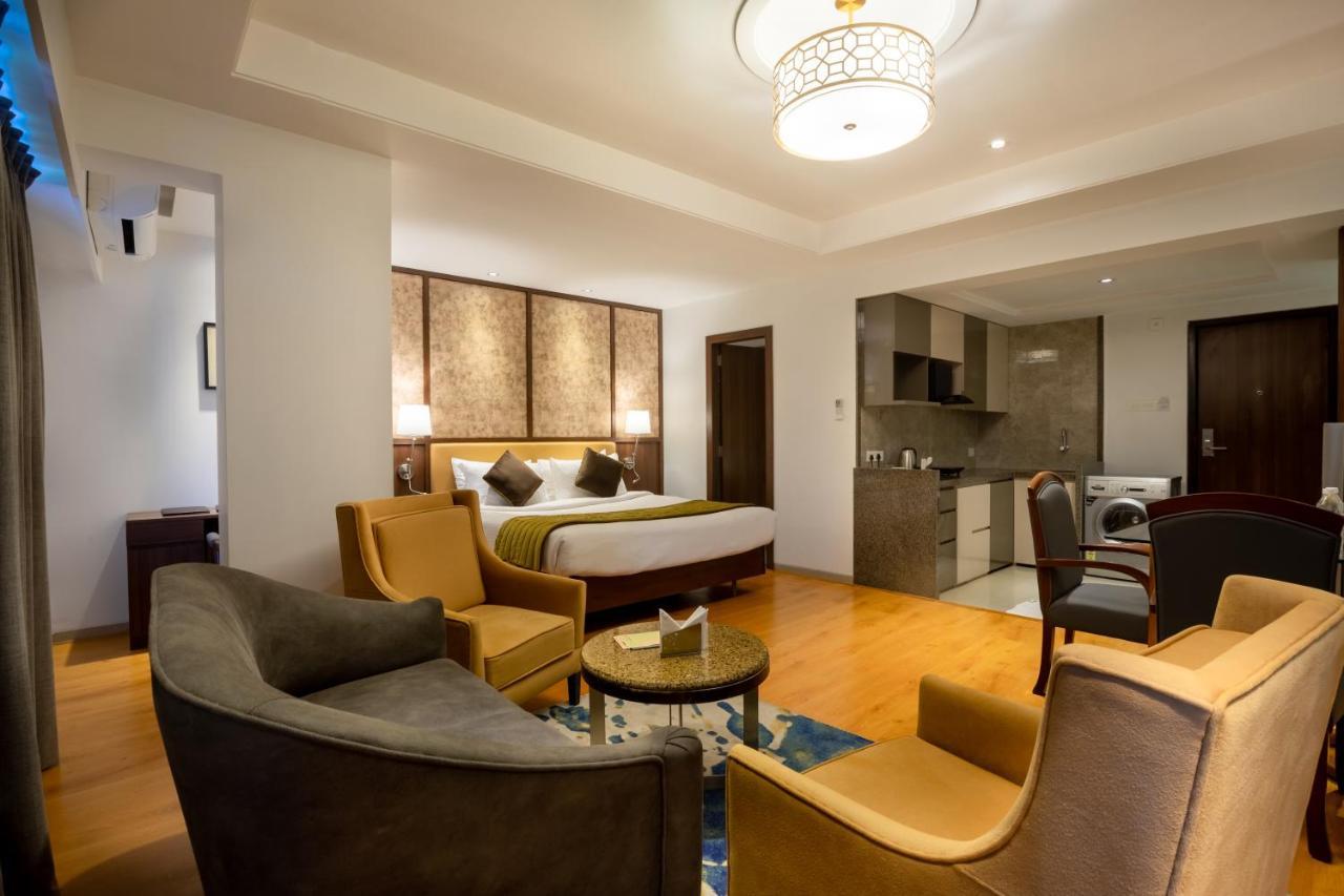 Freesia By Express Inn Pālghar Екстериор снимка