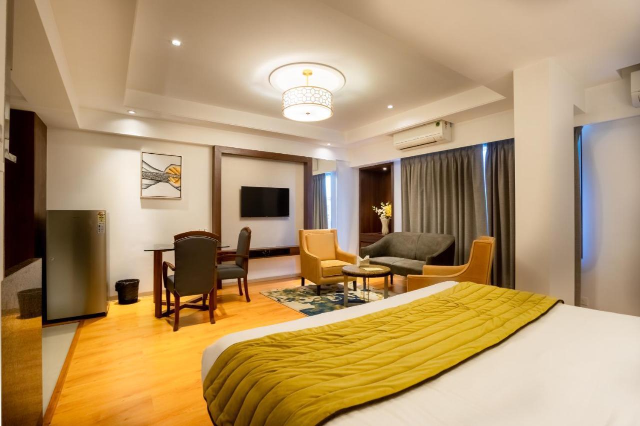 Freesia By Express Inn Pālghar Екстериор снимка