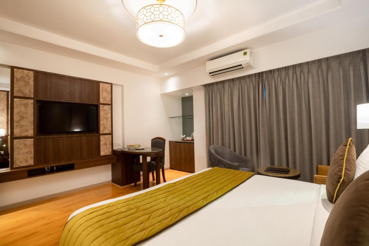 Freesia By Express Inn Pālghar Екстериор снимка