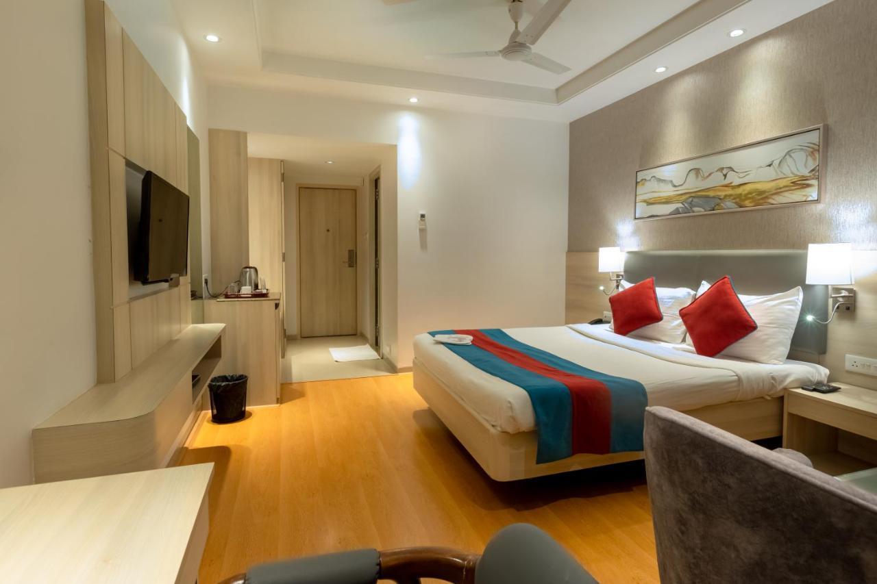 Freesia By Express Inn Pālghar Екстериор снимка