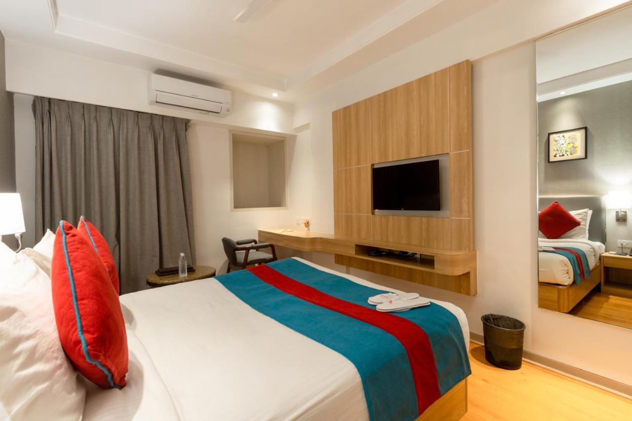 Freesia By Express Inn Pālghar Екстериор снимка