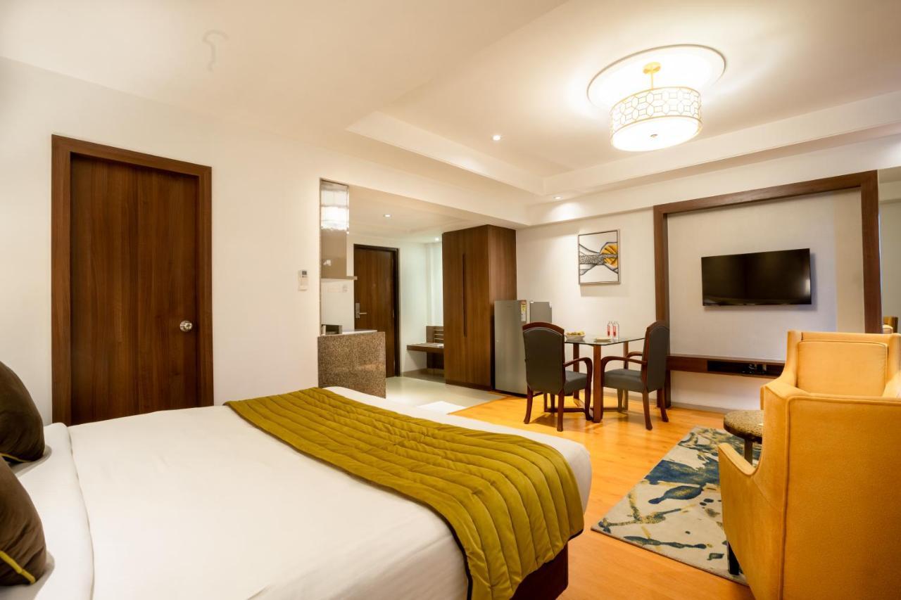 Freesia By Express Inn Pālghar Екстериор снимка