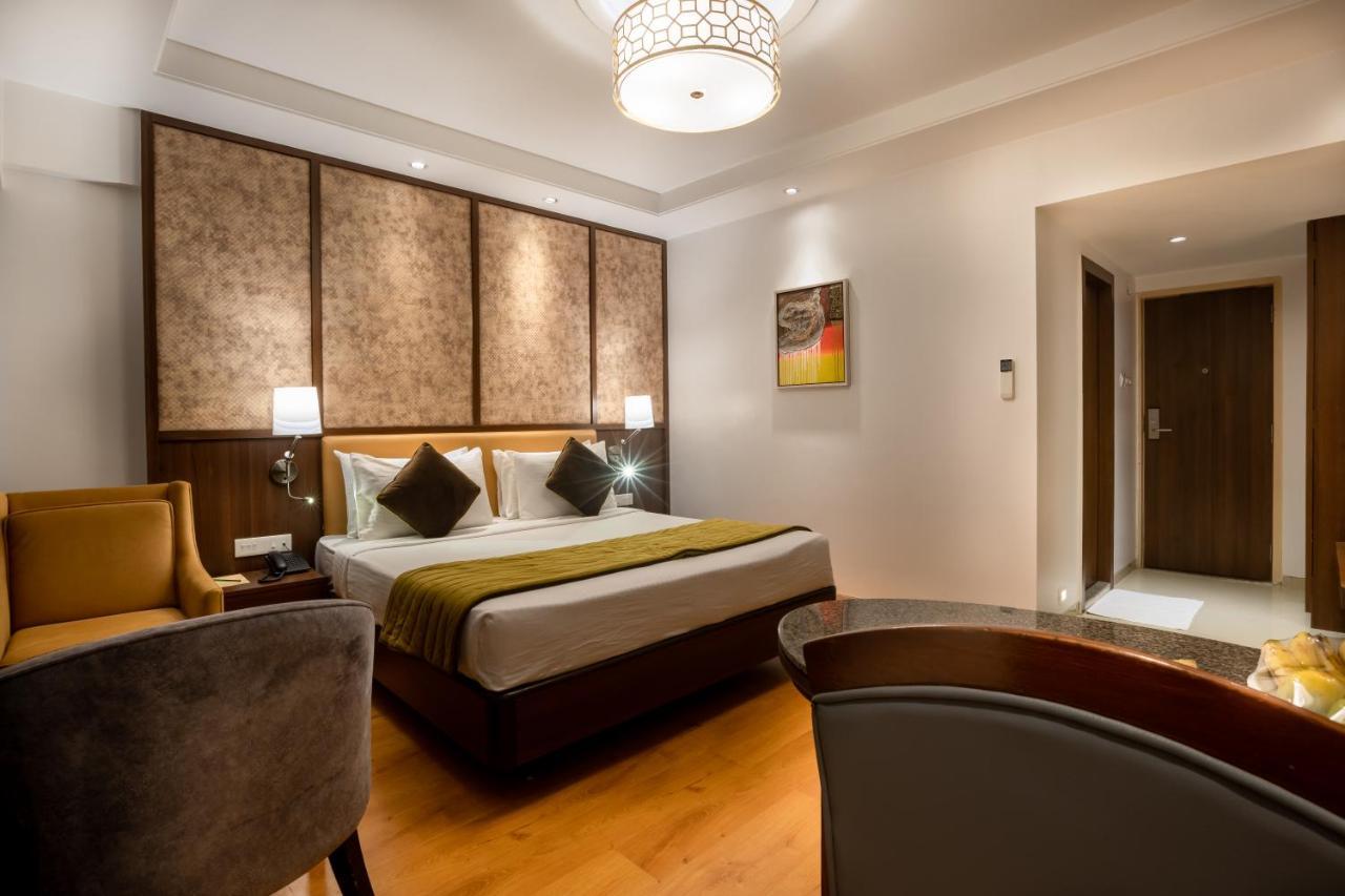 Freesia By Express Inn Pālghar Екстериор снимка