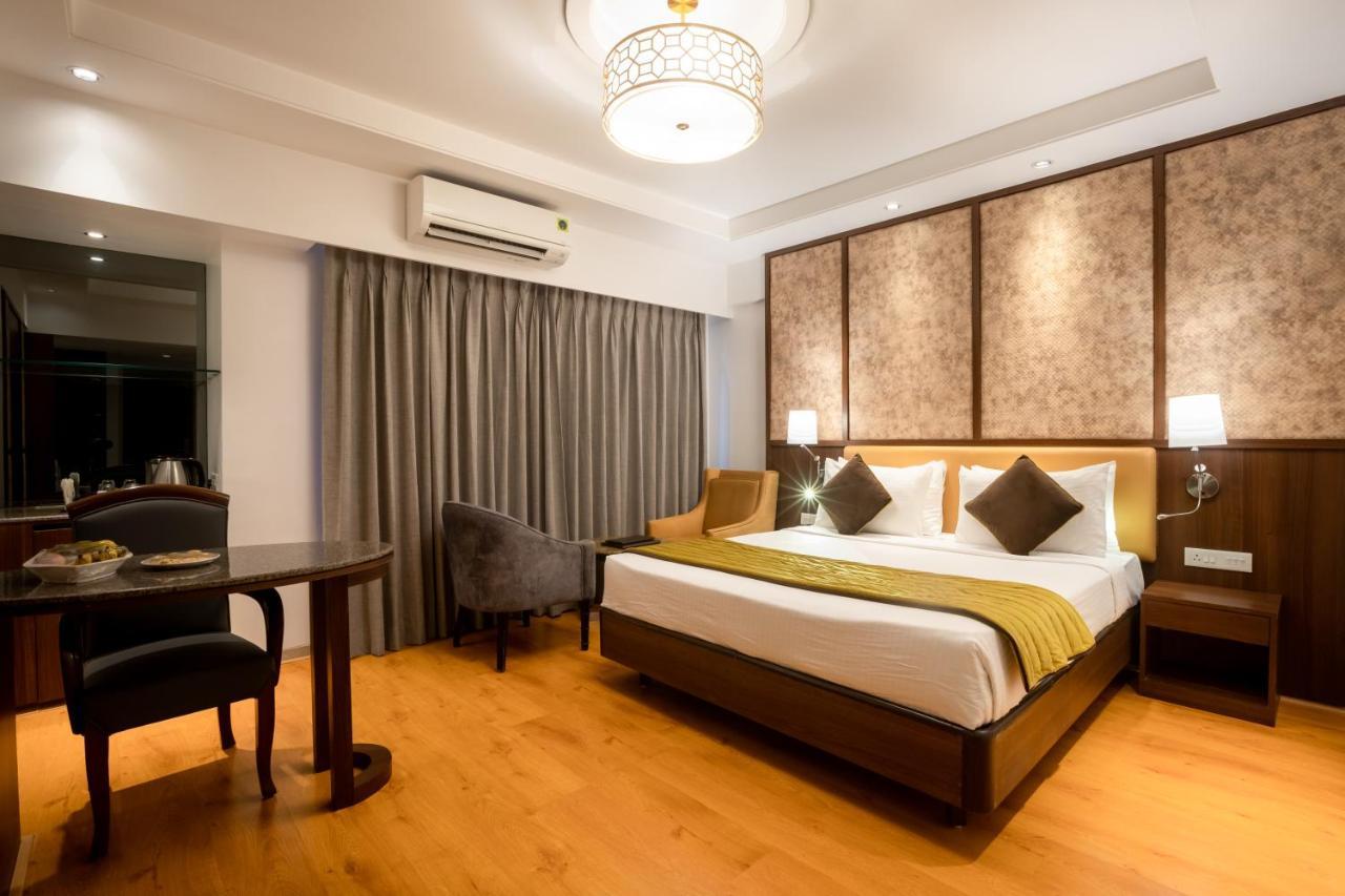 Freesia By Express Inn Pālghar Екстериор снимка
