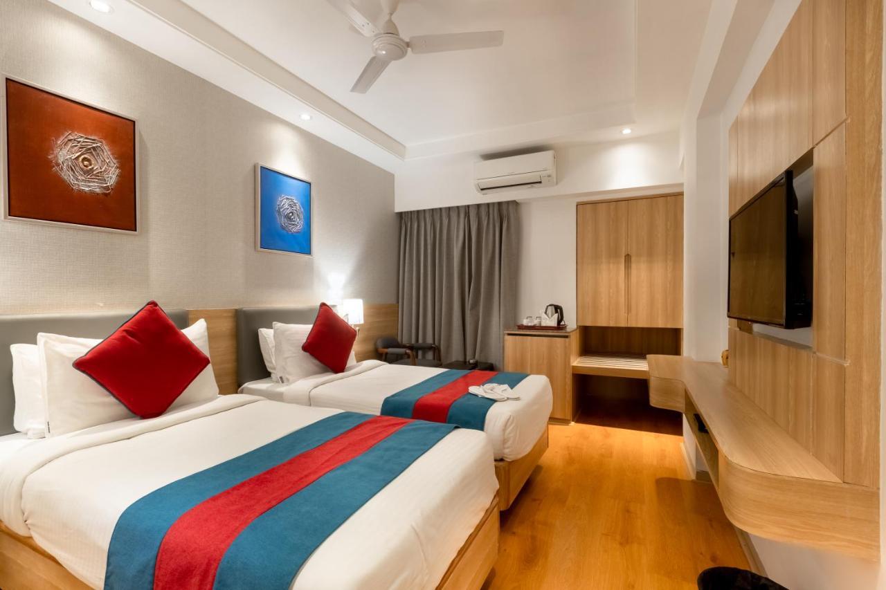 Freesia By Express Inn Pālghar Екстериор снимка