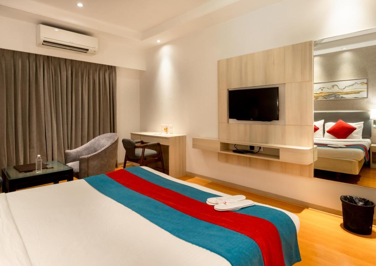 Freesia By Express Inn Pālghar Екстериор снимка
