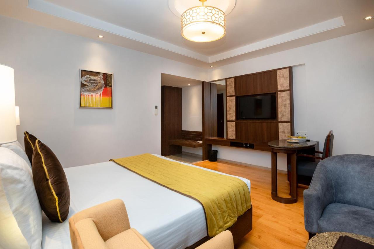 Freesia By Express Inn Pālghar Екстериор снимка