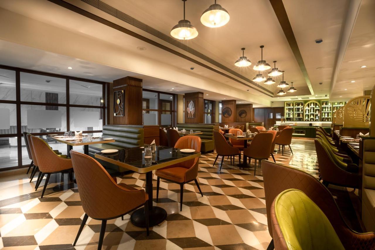 Freesia By Express Inn Pālghar Екстериор снимка