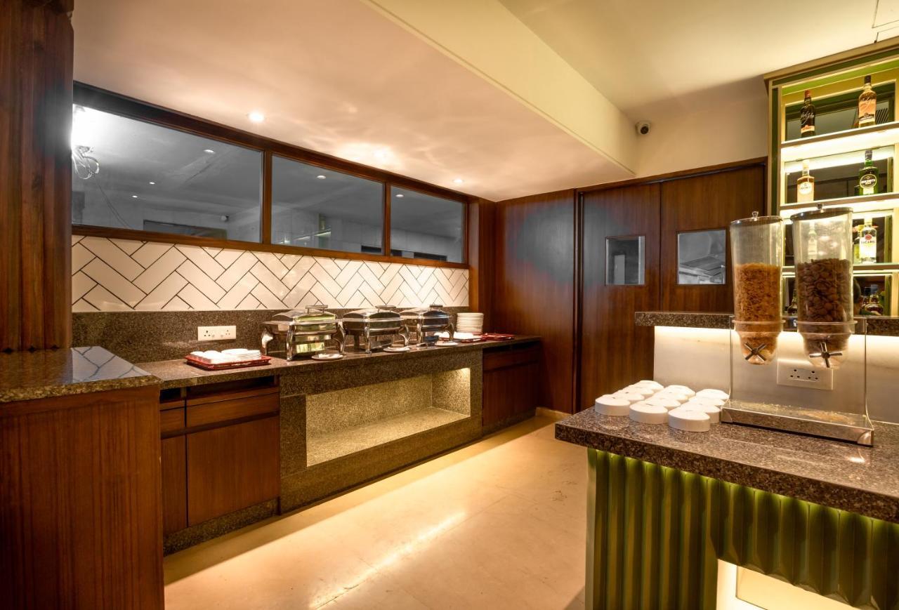 Freesia By Express Inn Pālghar Екстериор снимка