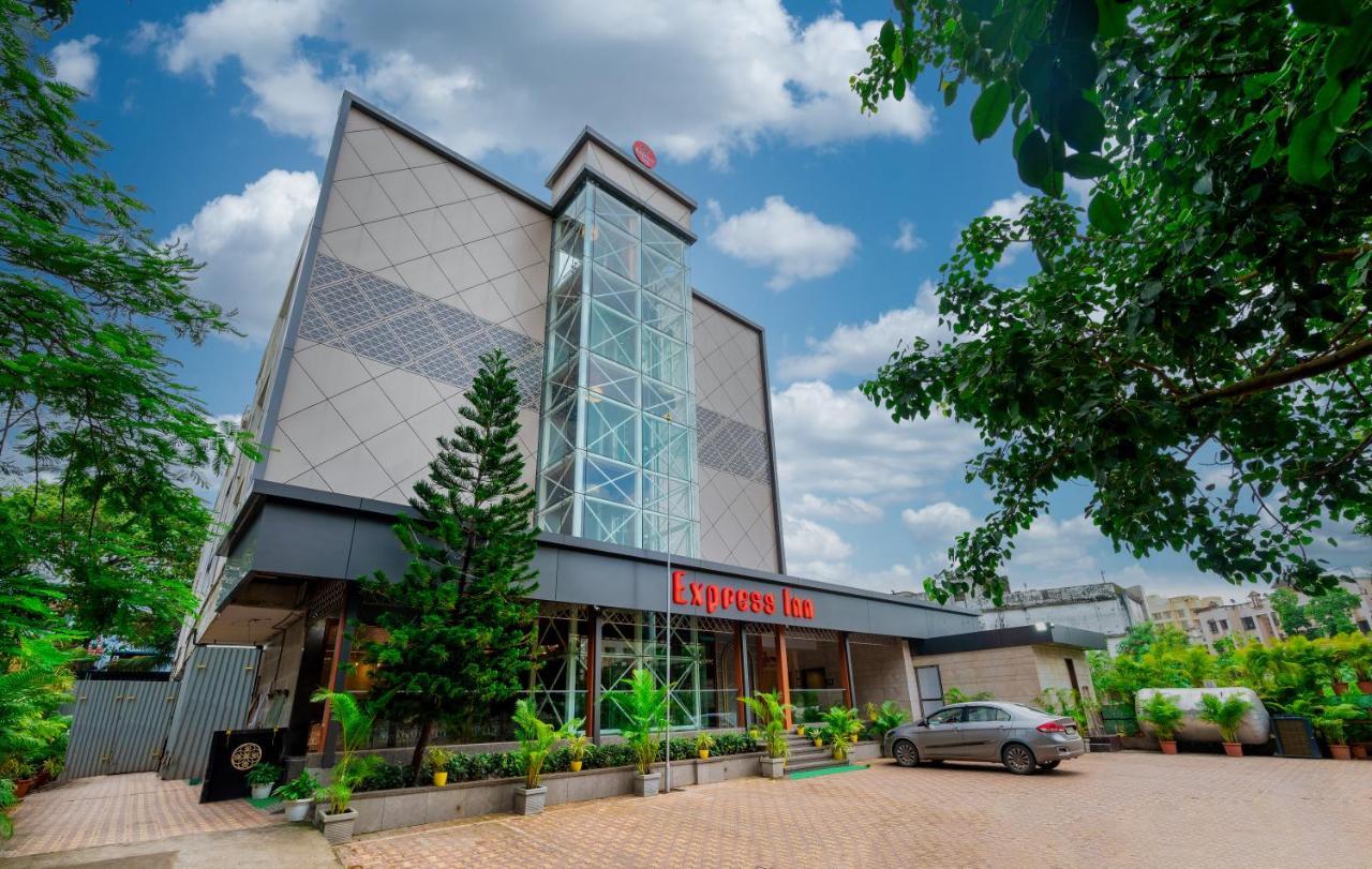 Freesia By Express Inn Pālghar Екстериор снимка
