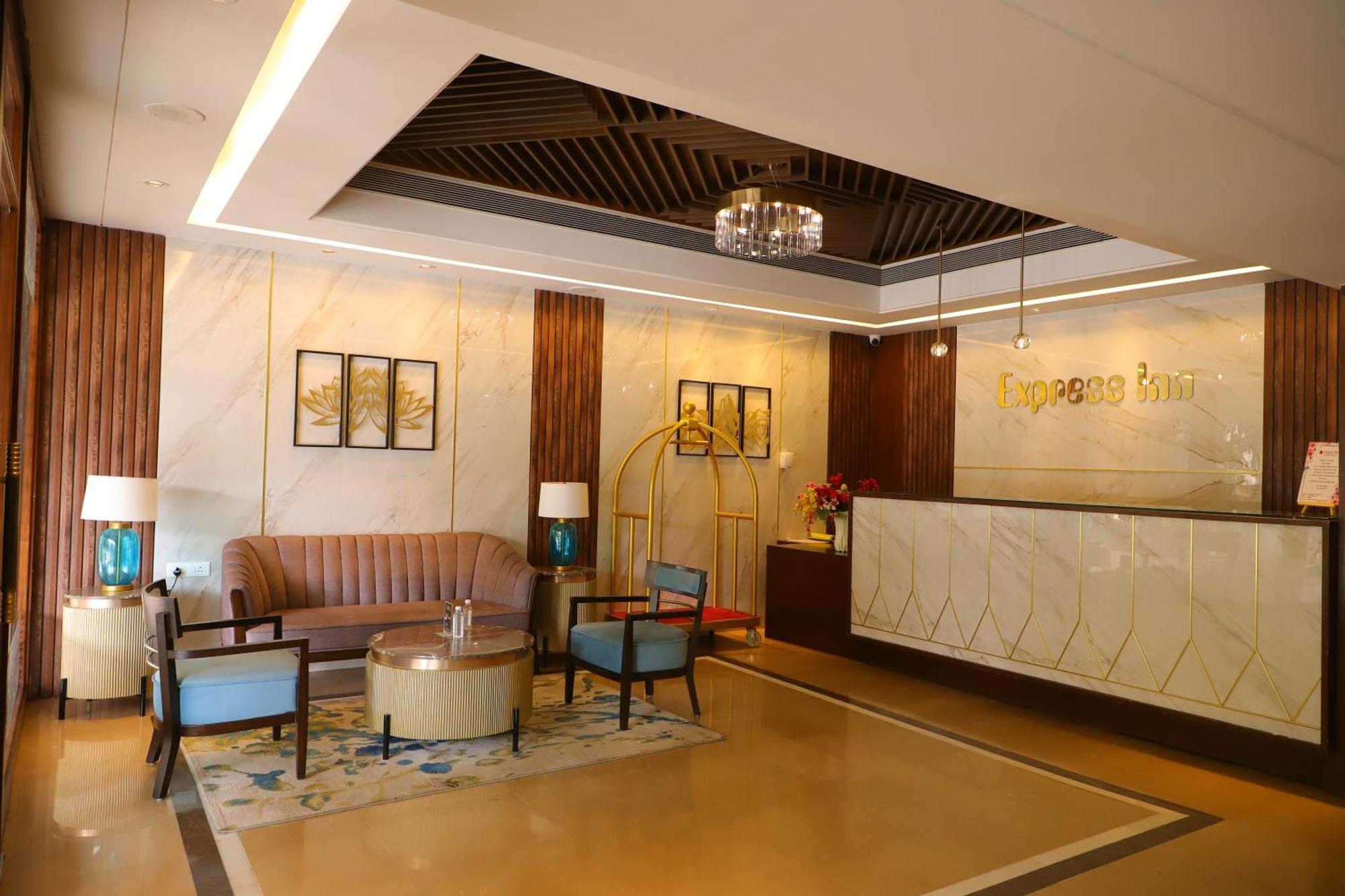 Freesia By Express Inn Pālghar Екстериор снимка
