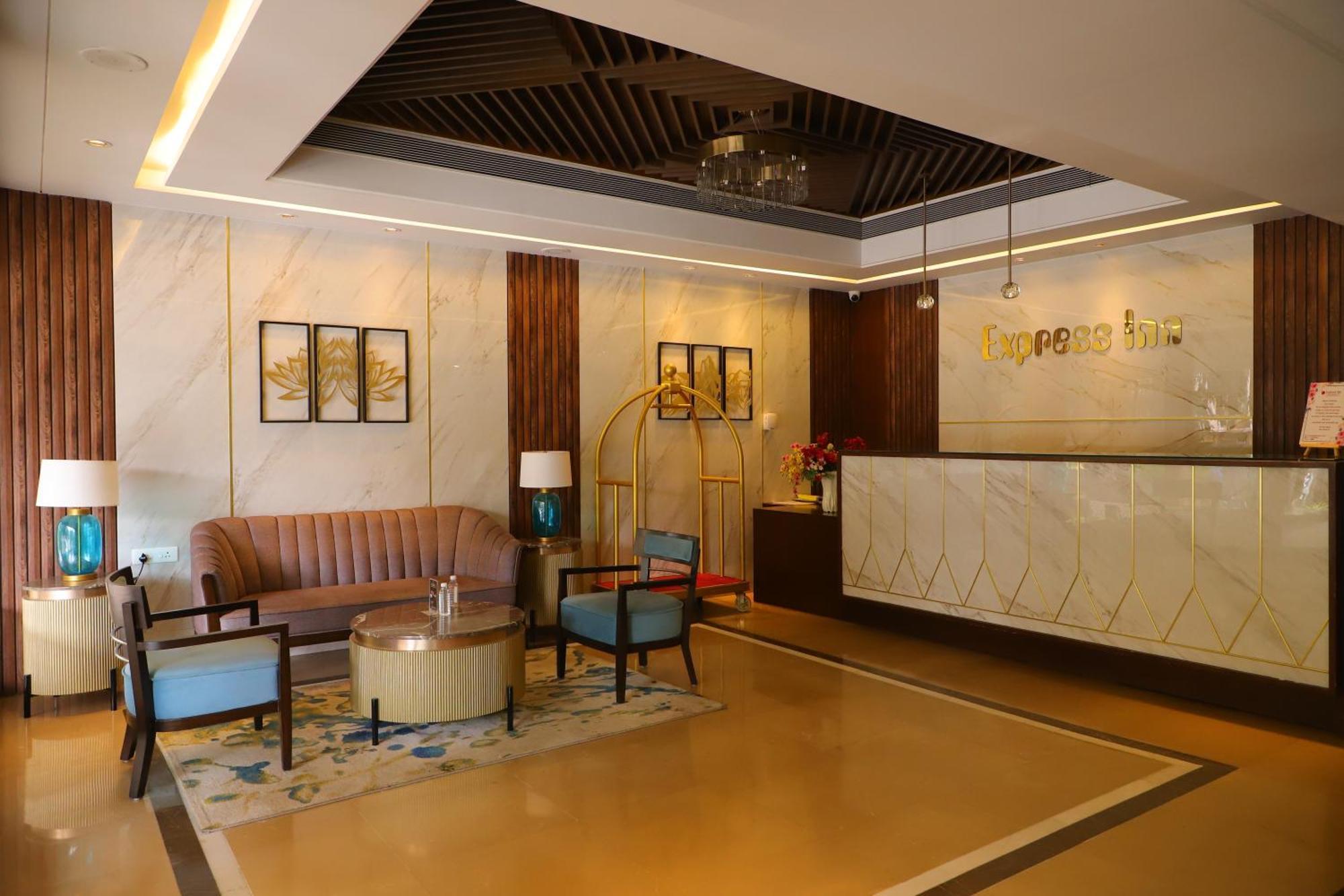 Freesia By Express Inn Pālghar Екстериор снимка